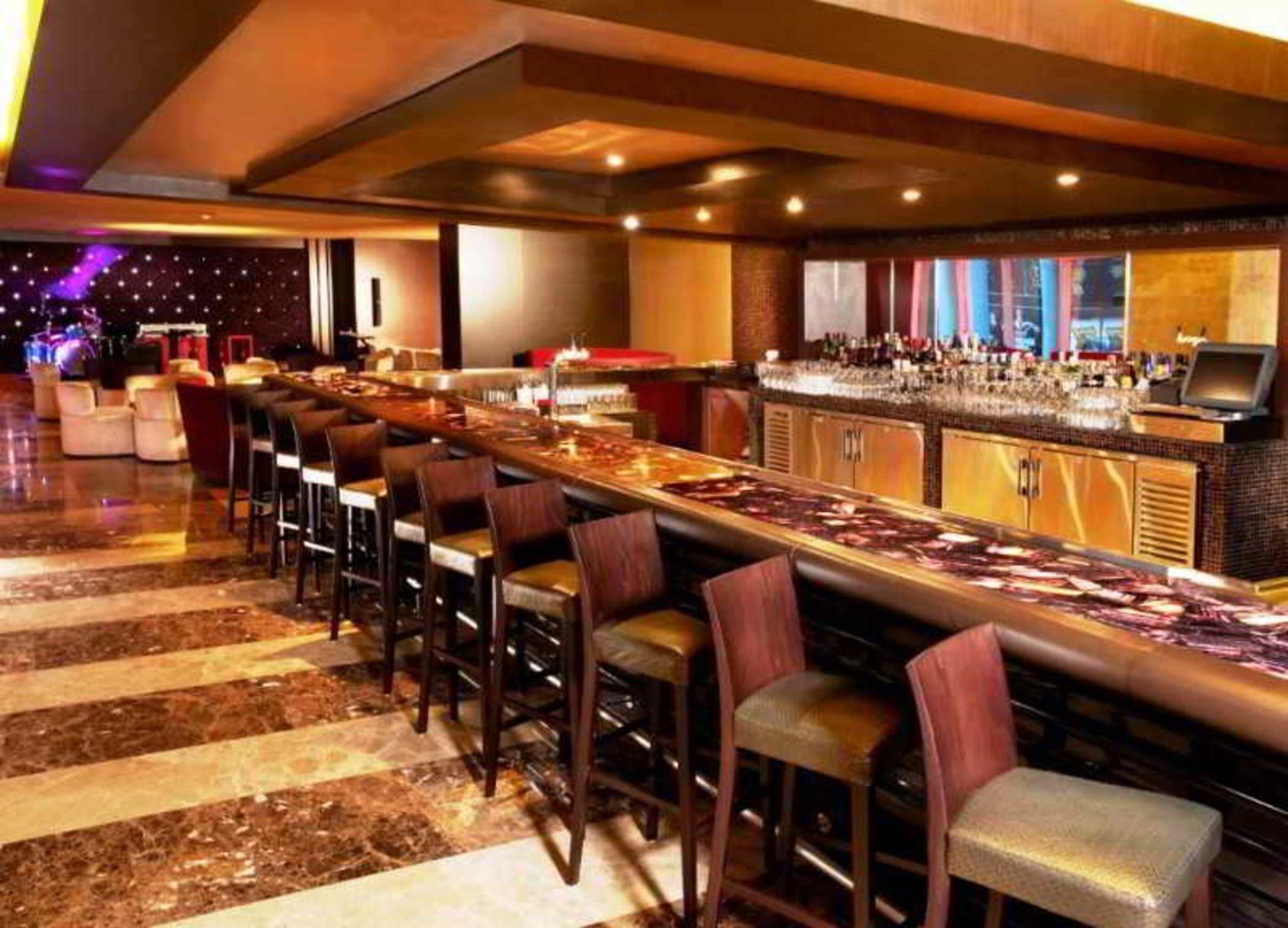 Hard Rock Hotel Panama Megapolis Exteriör bild The bar at the Wynn