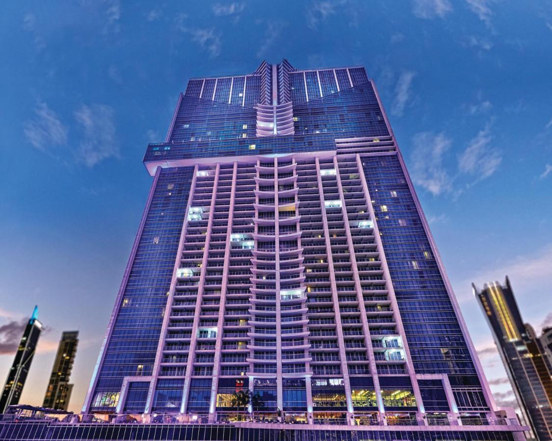Hard Rock Hotel Panama Megapolis Exteriör bild The hotel at night