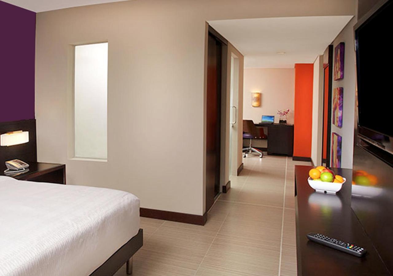 Hard Rock Hotel Panama Megapolis Exteriör bild Suite