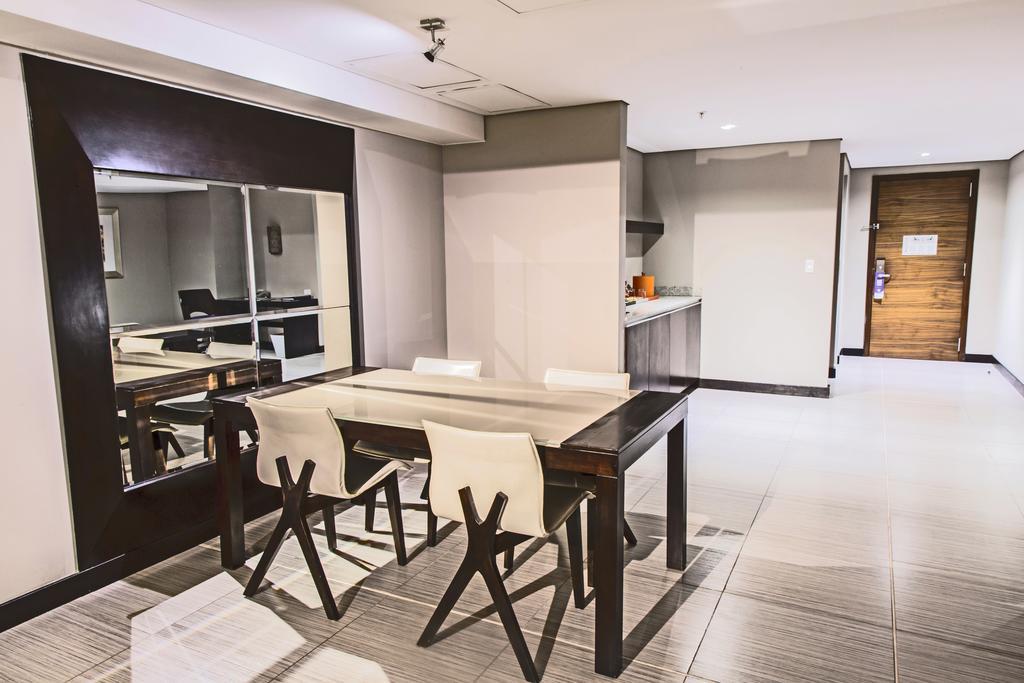 Hard Rock Hotel Panama Megapolis Exteriör bild A typical kitchen in a condominium