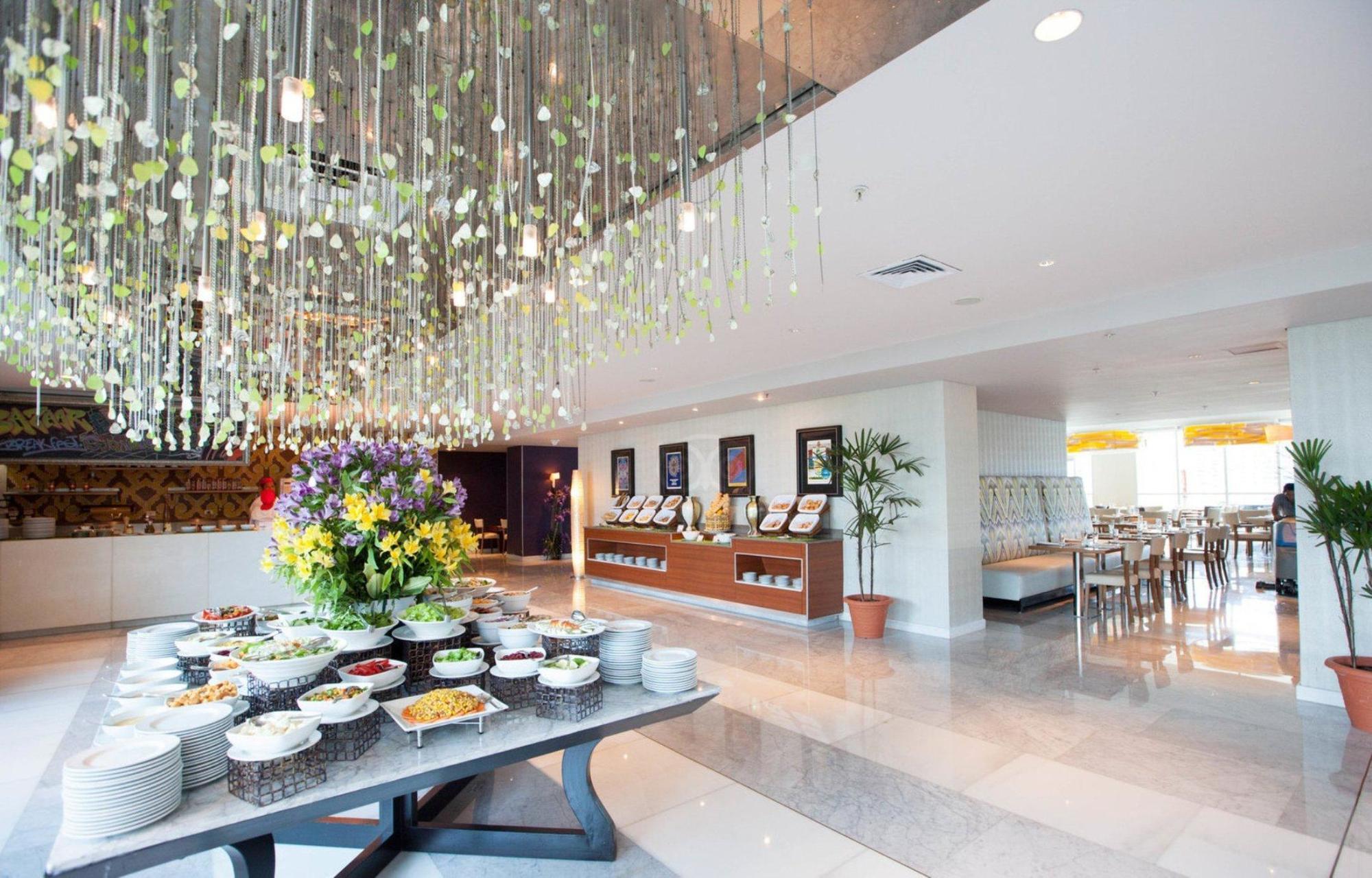 Hard Rock Hotel Panama Megapolis Exteriör bild The interior of the lounge